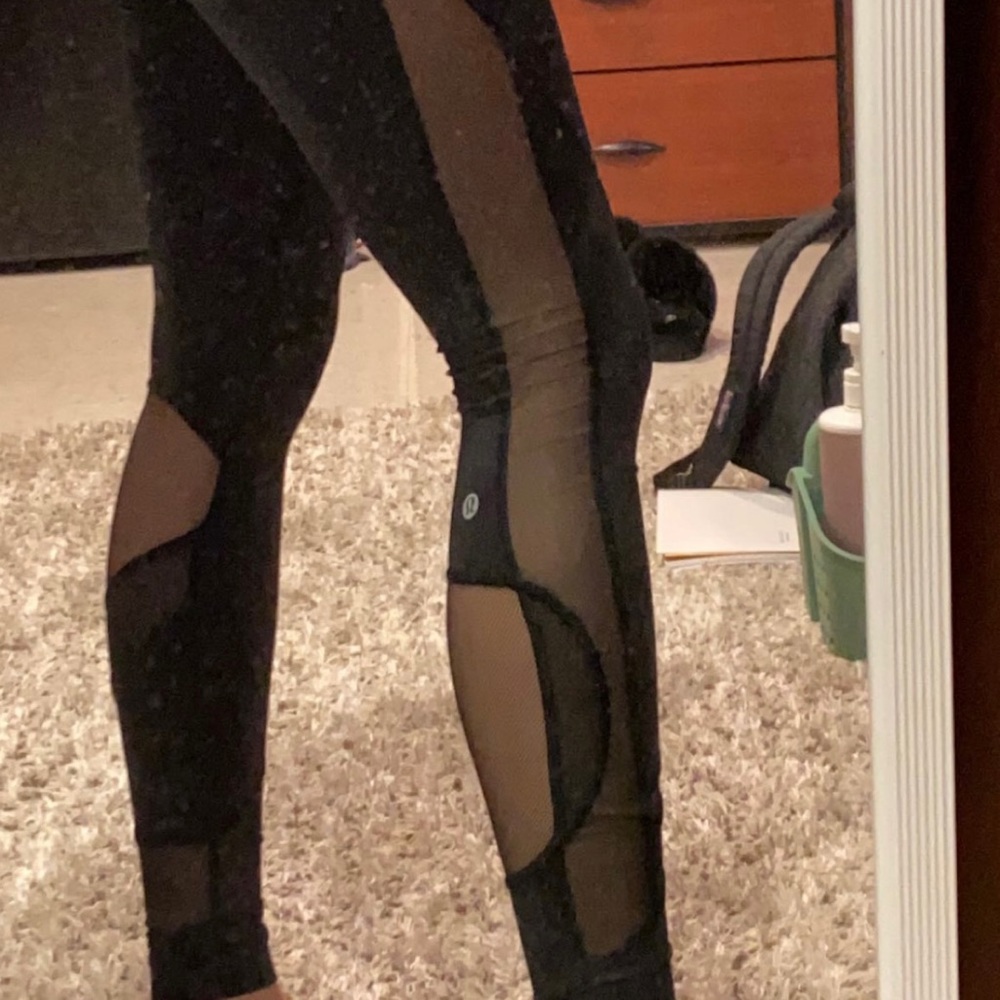 Lululemon Mesh Pattern Leggings MAKE AN OFFER